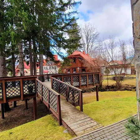 Family Pod Swierkami Centrum Miasta! 斯克拉斯卡波伦巴